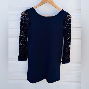 NWOT Classic Juniors Dress with Lace 3/4 Sleeves- simple and chic